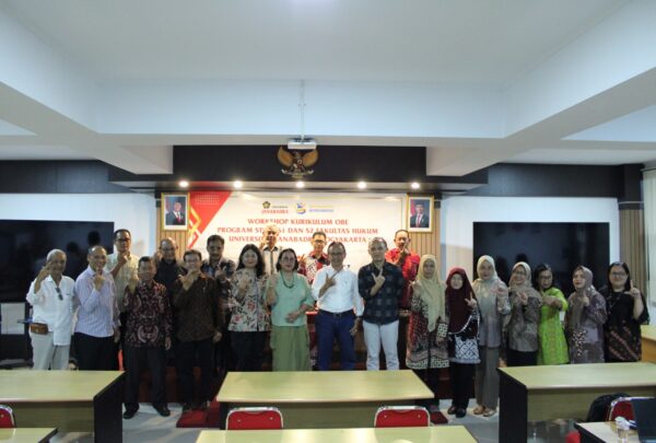 Pada tanggal 19 Februari 2026, Magister Hukum Universitas Janabadra mengadakan Workshop Kurikulum OBE Program Studi Hukum Program Magister Universitas Janabadra yang dilaksanakan di Ruang 1.4 Fakultas Hukum Universitas Janabadra, Yogyakarta. Acara ini diselenggarakan oleh Program Studi Hukum Program Magister Universitas Janabadra. Workshop Kurikulum kali ini di hadiri oleh Dosen Magister Hukum. Workshop dibuka oleh Dekan Fakultas Hukum Universitas Janabadra, Dr Sudiyana, S.H., M.Hum yang menekankan pentingnya dosen di Magister Hukum mengetahui terkait Kurikulum OBE. Narasumber utama adalah Dr. Nindyo Cahyo Kresnanto, S.T.,M.T beliau menjabat sebagai Ketua Program Studi Magister Teknik Universitas Janabadra.